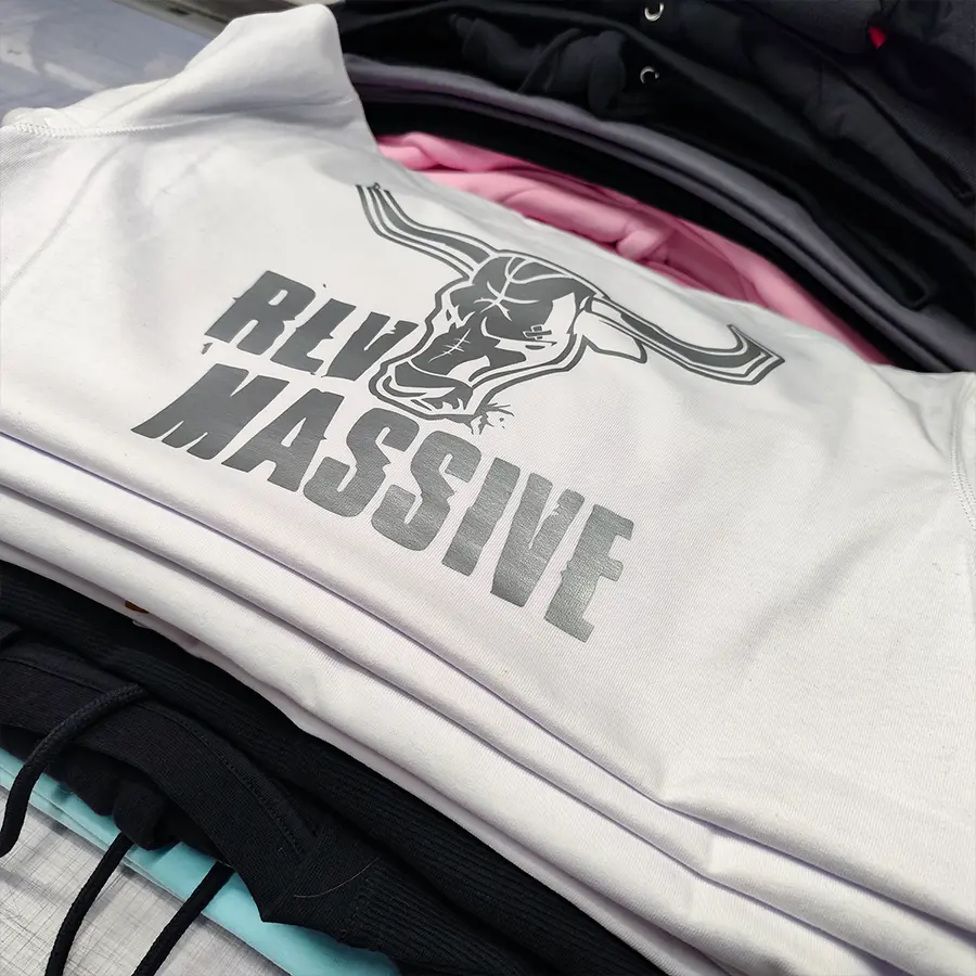 Massive Pull logode kuumpresstrükk ettevõtte rõivastele